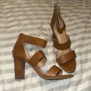 Kelly and Katie brown heels